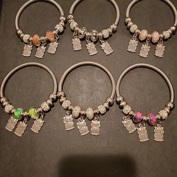 Bracelets - Picture 3 of 4